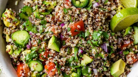 Quinoa Salad dengan Avokad: Resep Sehat yang Lezat dan Bergizi